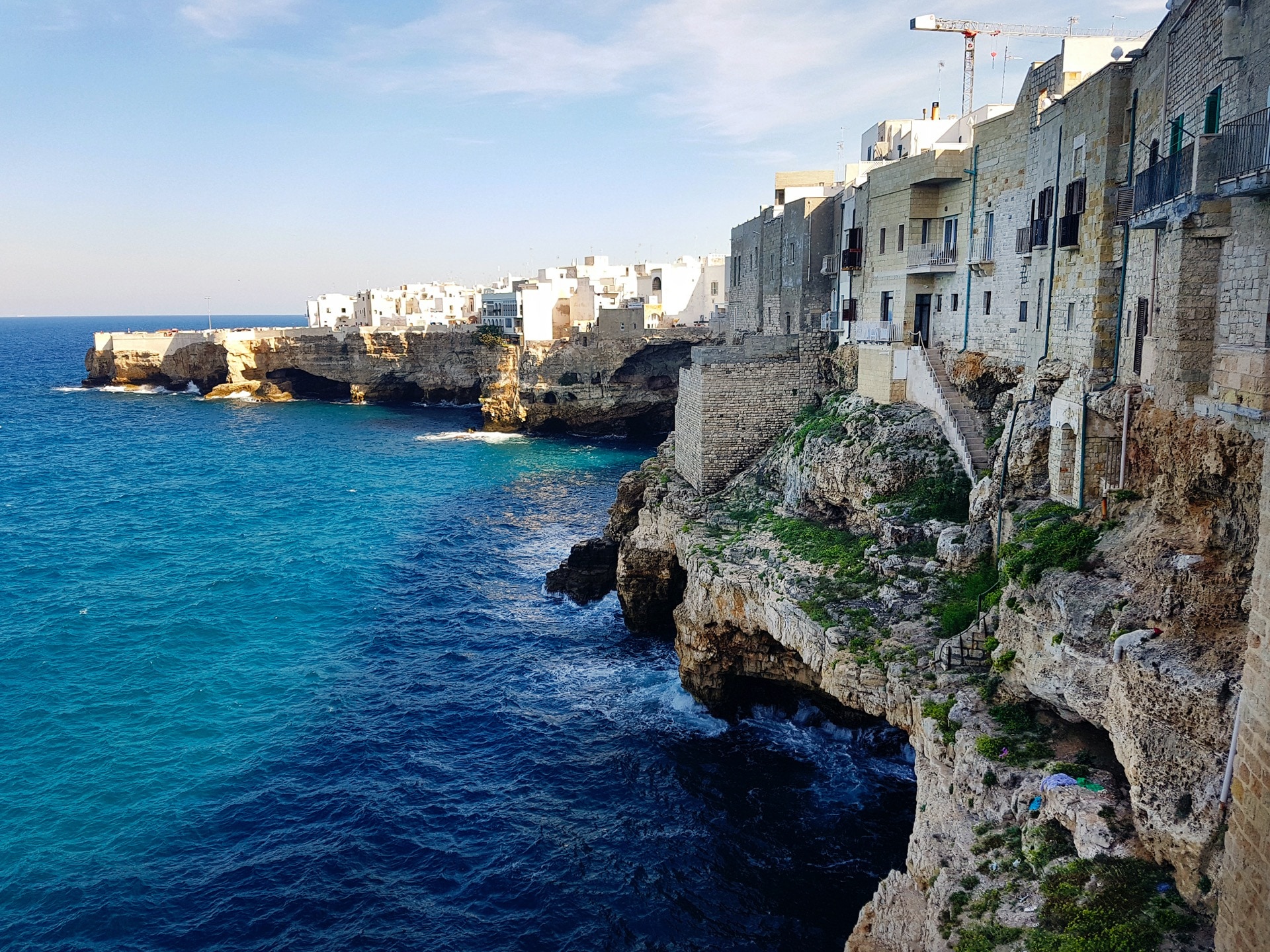 polignano a mare scorcio della cittadina sul mare
